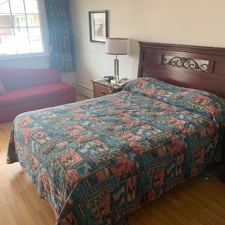 Stonehouse Motel And Restaurant Труро Экстерьер фото