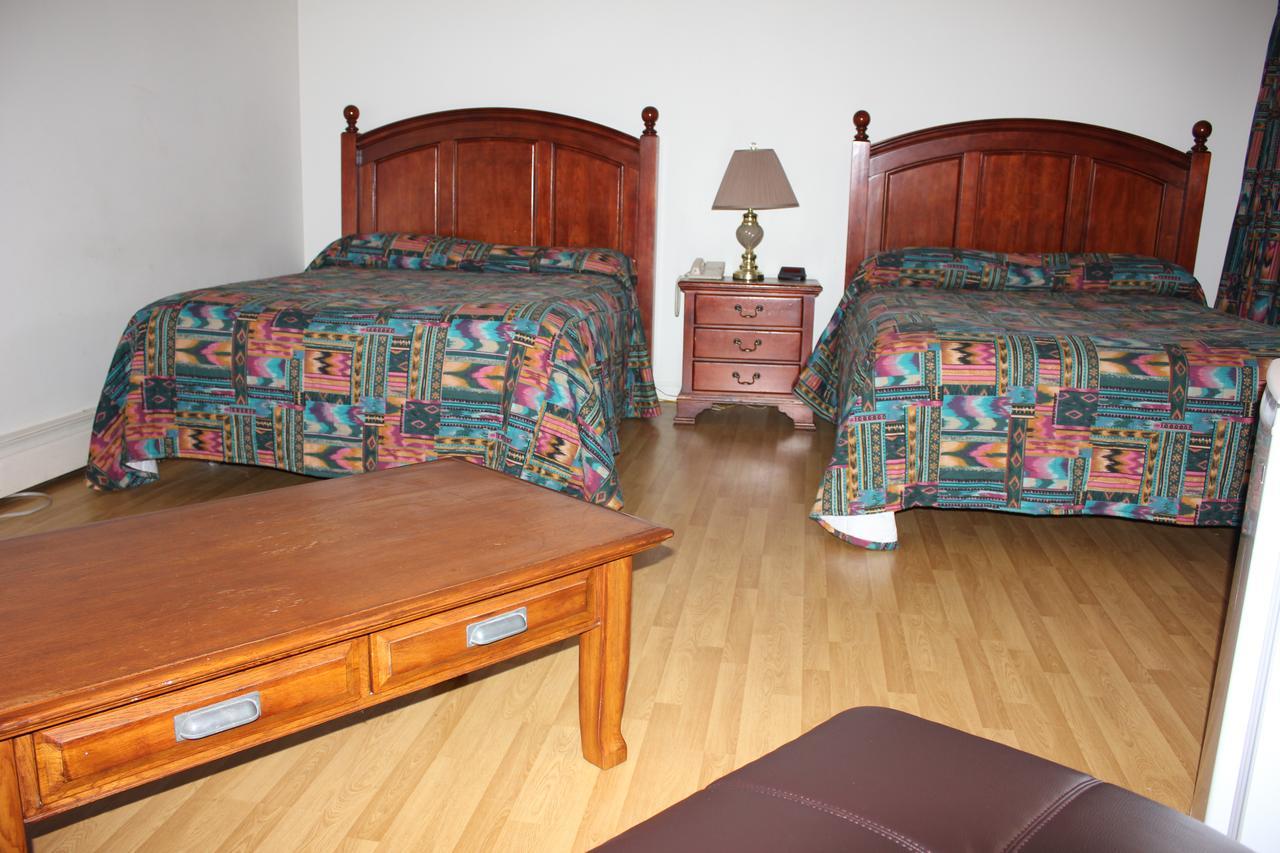 Stonehouse Motel And Restaurant Труро Экстерьер фото