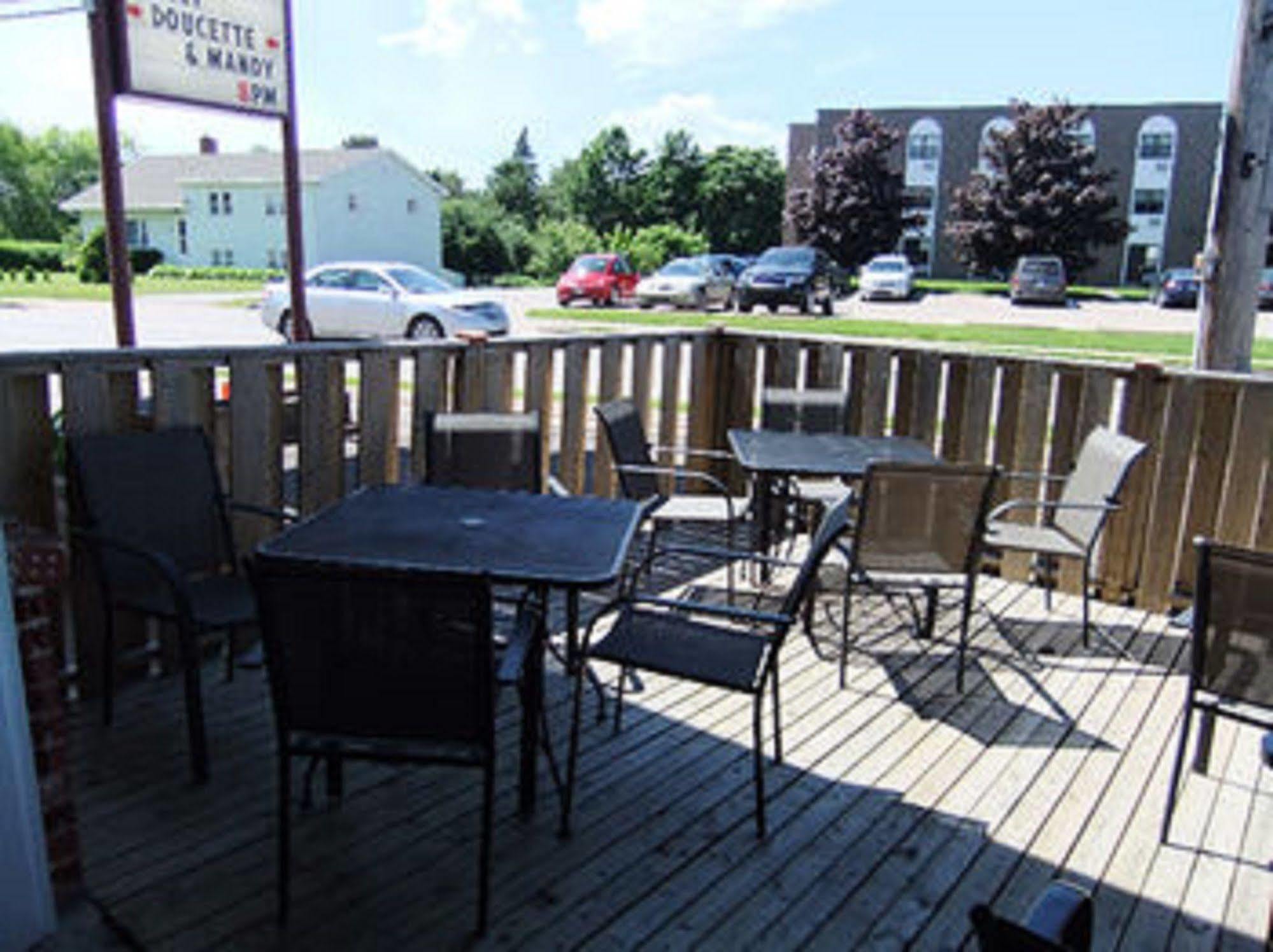 Stonehouse Motel And Restaurant Труро Экстерьер фото