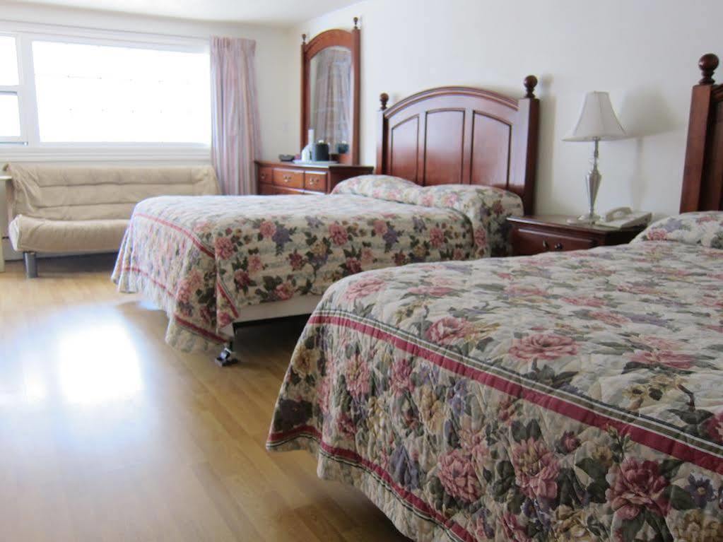 Stonehouse Motel And Restaurant Труро Экстерьер фото
